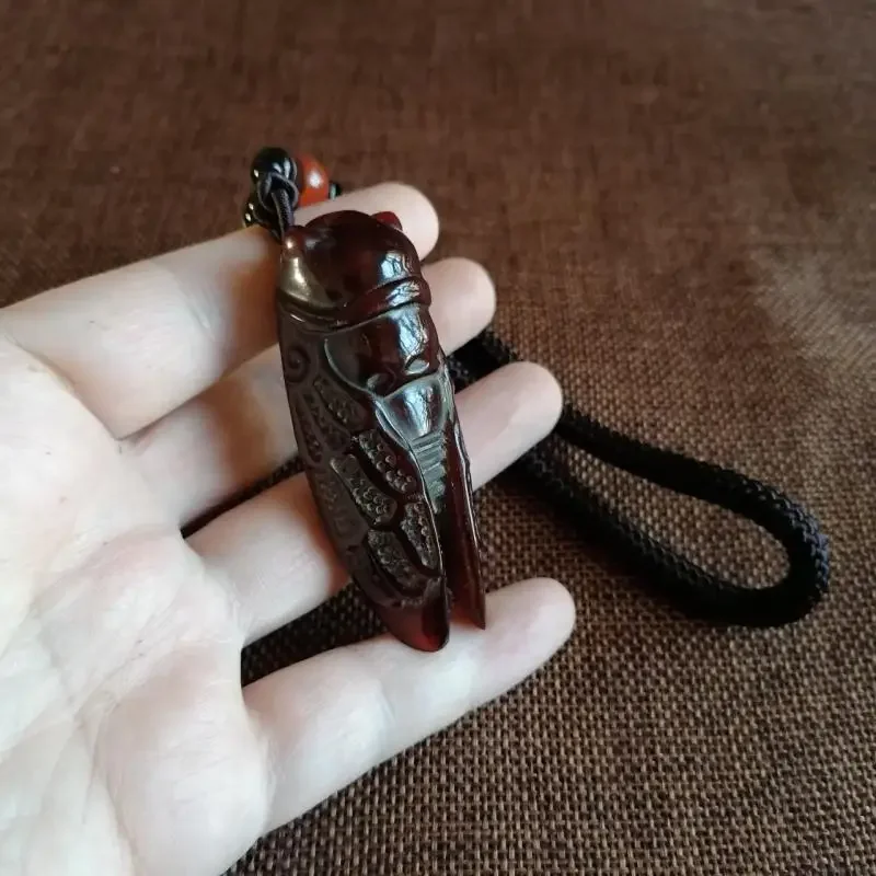 1Pc Natural Buffalo Horn Carved Cicada Pendant Statue Collection Hand Pendant