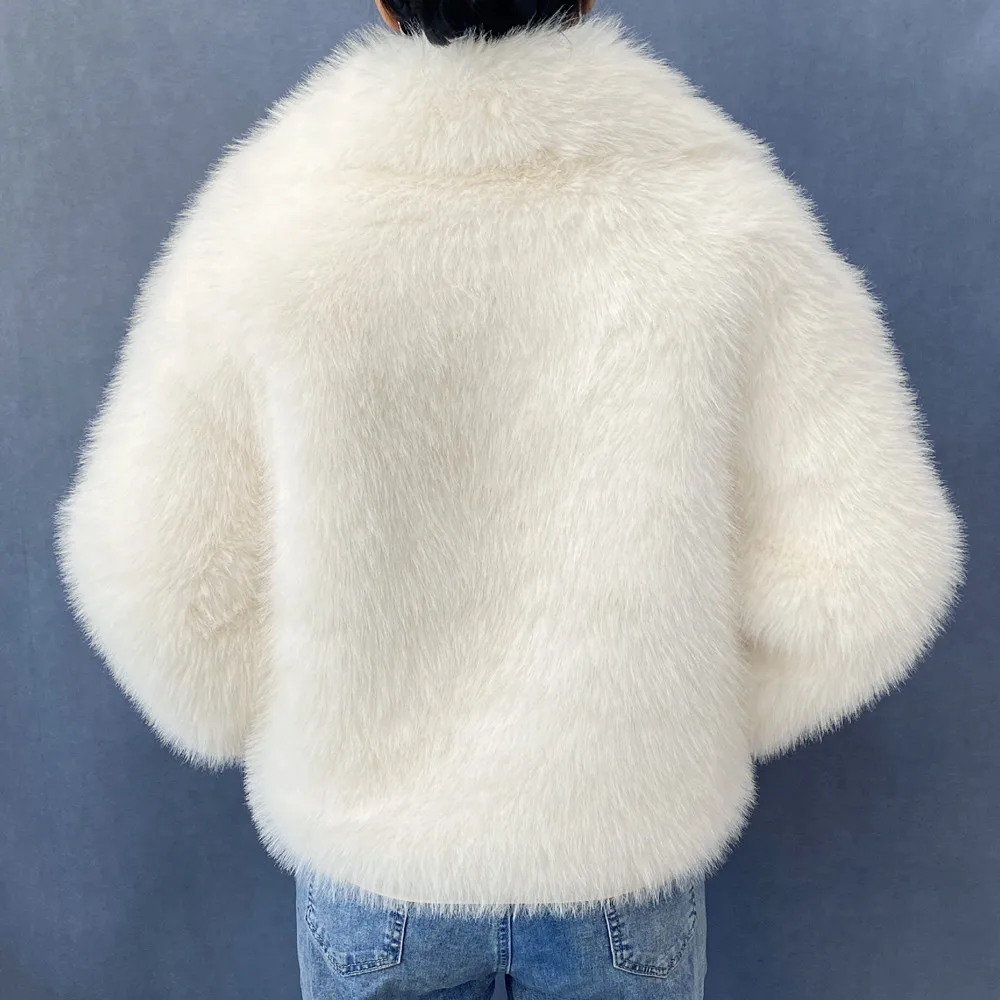 Women's Plus Size Winter Fur Coat Fox Large Lapel Loose Short Top Elegant Warmth for Cold Weather