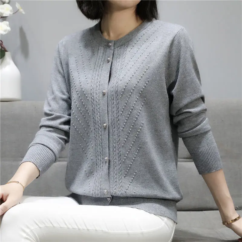 Middle Aged Women\'s Clothing New Style Mother\'s Spring and Autumn Sweater Women\'s Knitted Cardigan Sweater Thin Button Loose Top