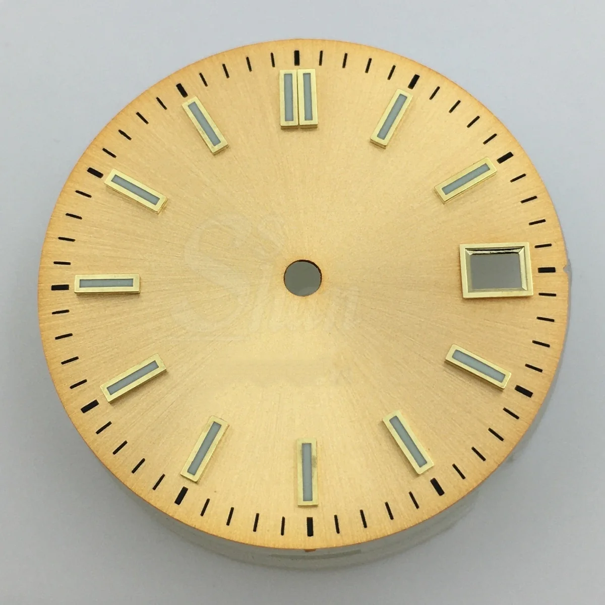 Tarcza zegarka 29mm czarno-złota czerwono-niebieska zielona luminescencyjna tarcza z mechanizmem NH35 koronka na godzinie 3