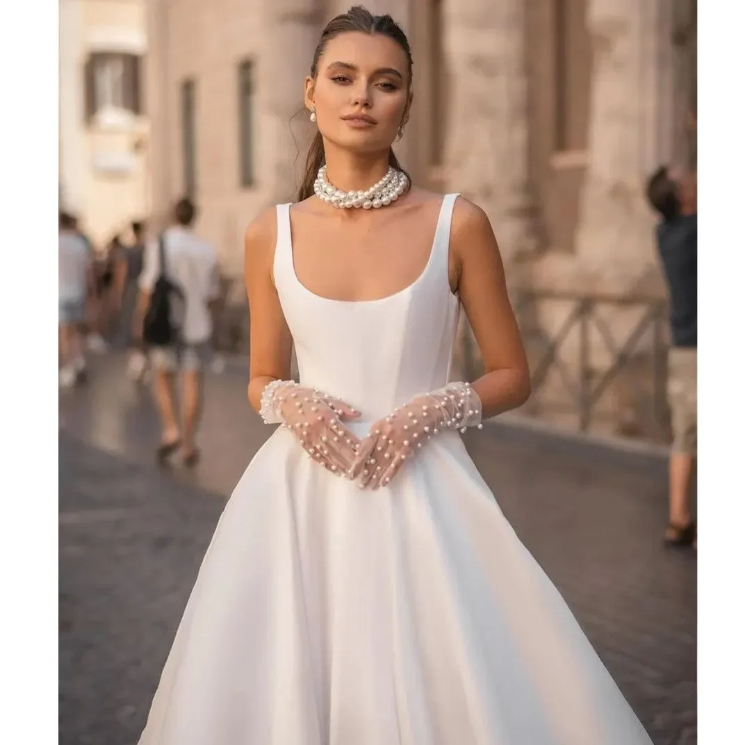 White A-Line Wedding Dress with Wide Straps Backless Design Beach Satin Bridal Gown Designer Vestidos De Novia