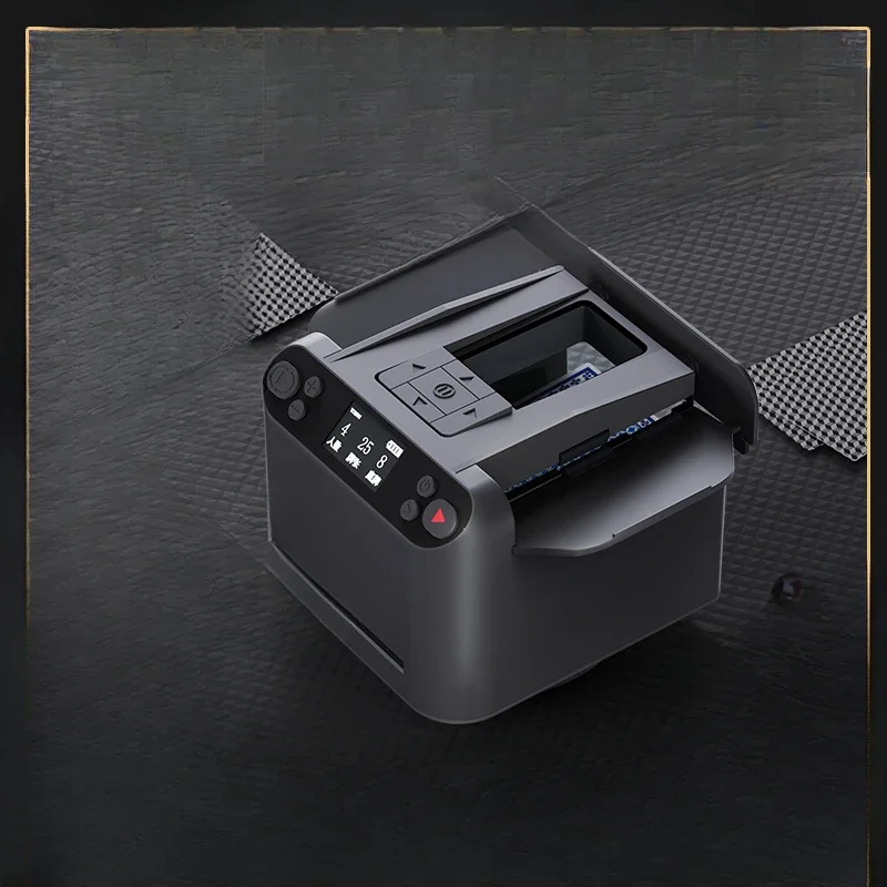 The sixth generation of fully automatic card dealing machine poker...