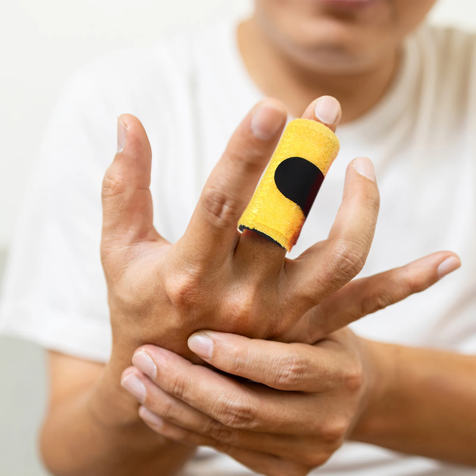 

10pcs Finger Splint Bright Colors Metal Support Adjustable Compact Portable Elastic Bandage Injured Finger Braces