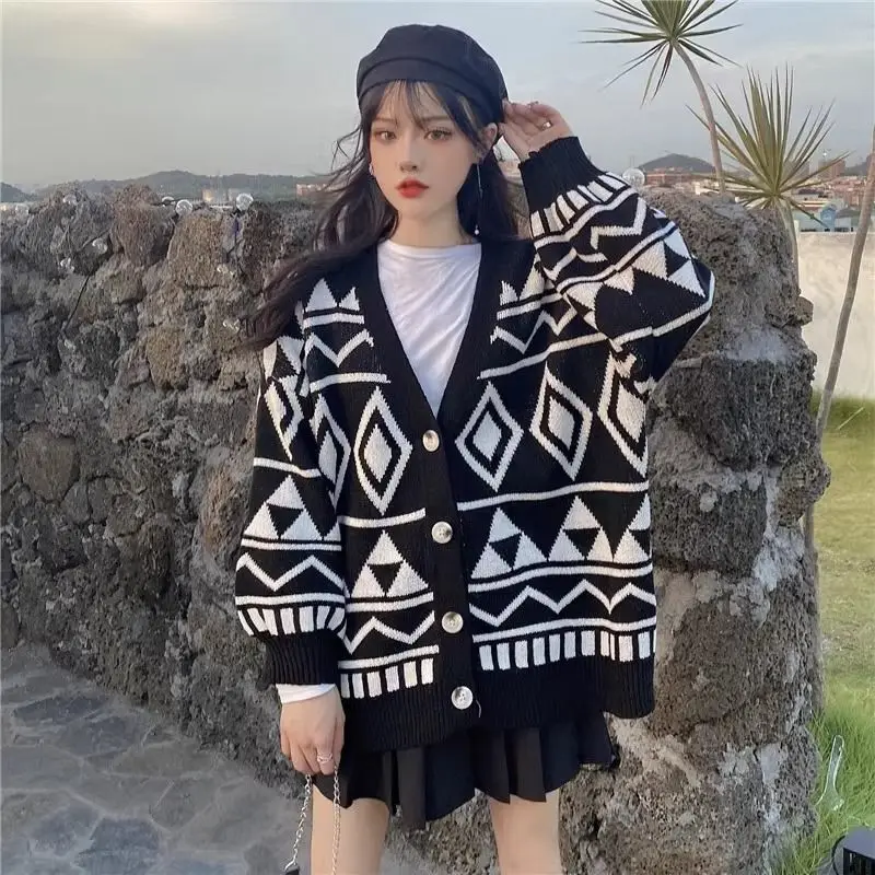 เสื้อคาร์ดิแกนไหมพรมถักสำหรับผู้หญิง คุณภาพพรีเมียม ไม่เป็นขุย แขนยาว คอวี ความยาวปกติ สำหรับฤดูใบไม้ร่วงและฤดูหนาว รุ่นใหม่จากตงกวน D...
