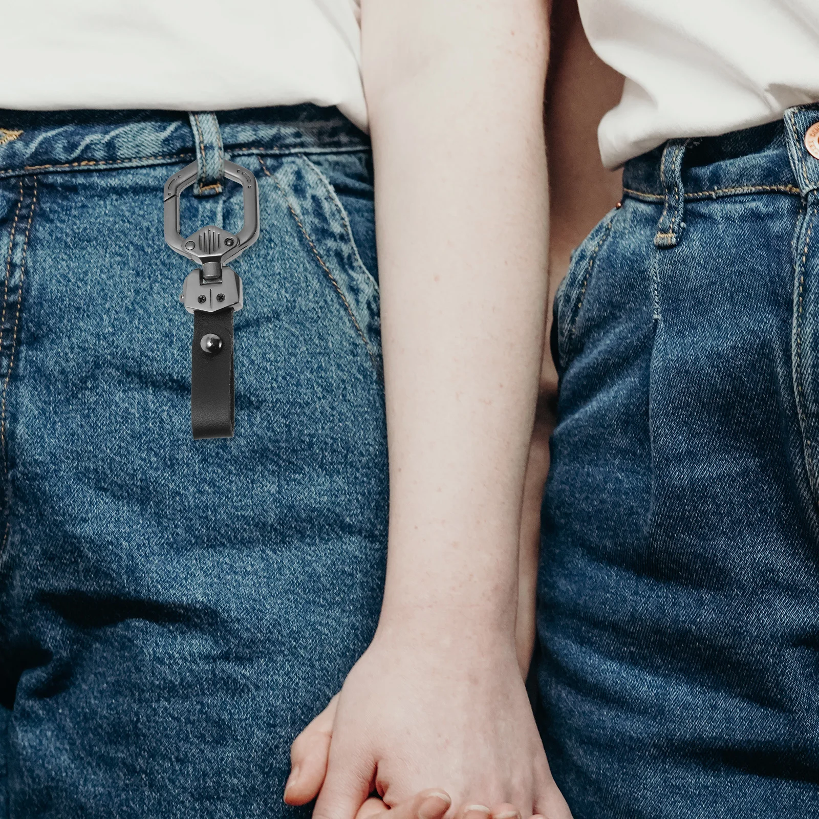 

Sleek Hexagonal Keychain for Car Keys Stylish Keyring Minimalist Design Exquisite Craftsmanship Men Women Bag Pendant