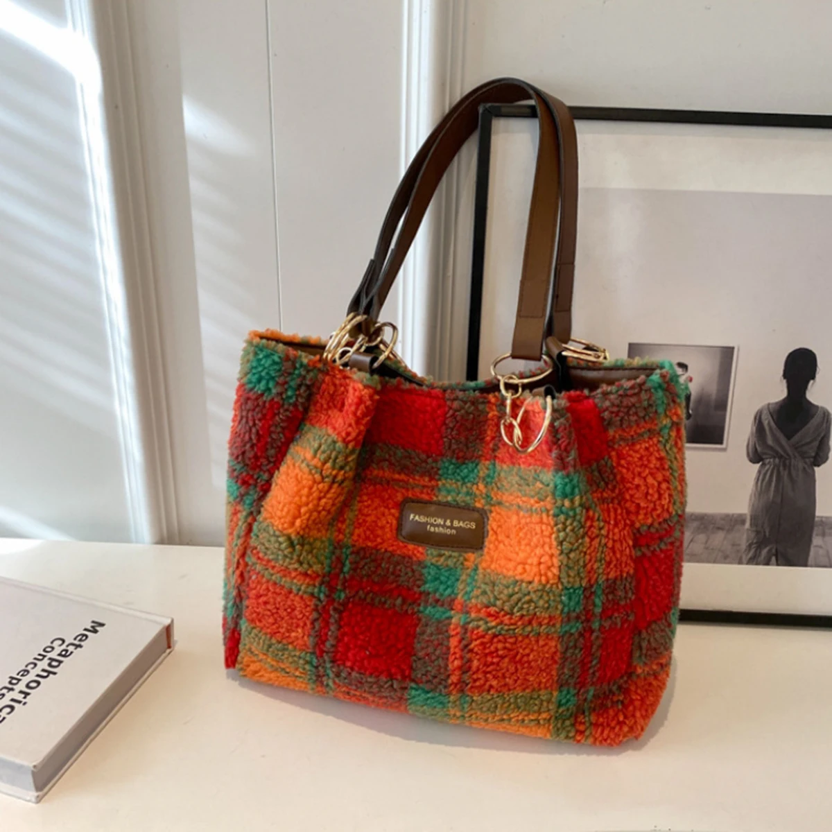 Red plaid plush bag autumn and winter new lamb velvet hand underarm bag Fashion plaid shoulder bag large capacity Tote bag