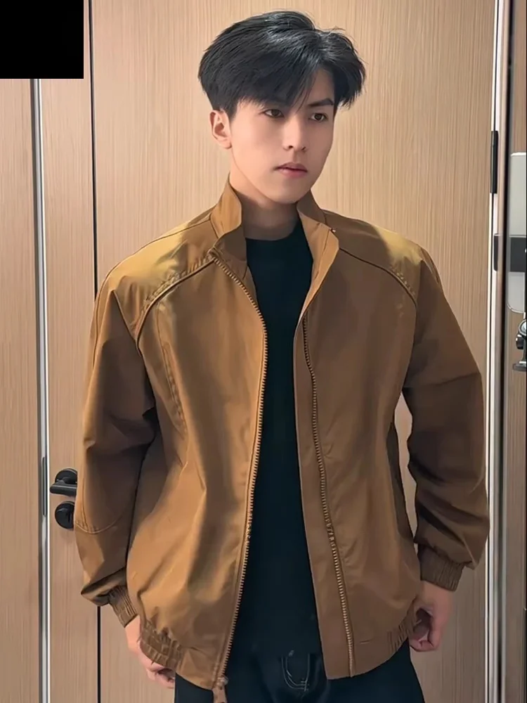 

Коричневая мужская куртка в американском стиле с воротником-стойкой, свободного кроя, для работы, в стиле бейсбольной формы, зимняя куртка