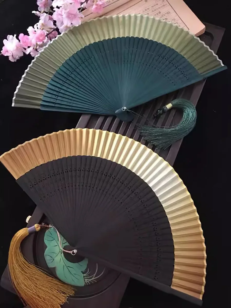 Solid color wedding gown folding fan, Chinese style silk women's fan, small antique style, portable gradient blank fan