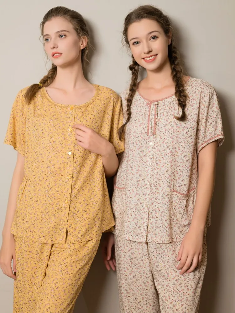 michael-jiang-set-pigiama-da-donna-a-maniche-corte-con-pantaloni-a-cinque-quarti-in-misto-cotone-con-stampa-floreale-sweet-home-clothes-estate-2024