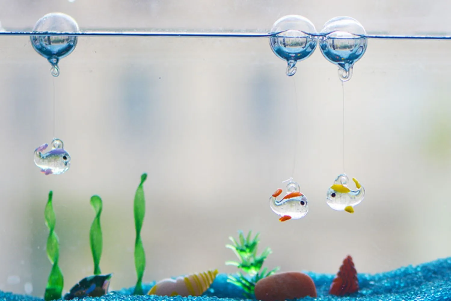 Camal 1PCS Floating Glass Bubble Ball With Luminous 20mm Whale Mini Figurine Pendant Aquarium Fish Tank Landscaping Decoration