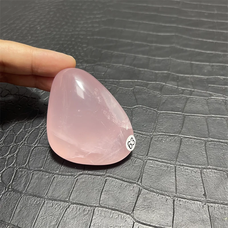 155g Natural Rose Quartz Palm Stone Elliptic Polished Natural Crystal Crafts Mineral Handicraft Decoration For Home Gift Ornamen