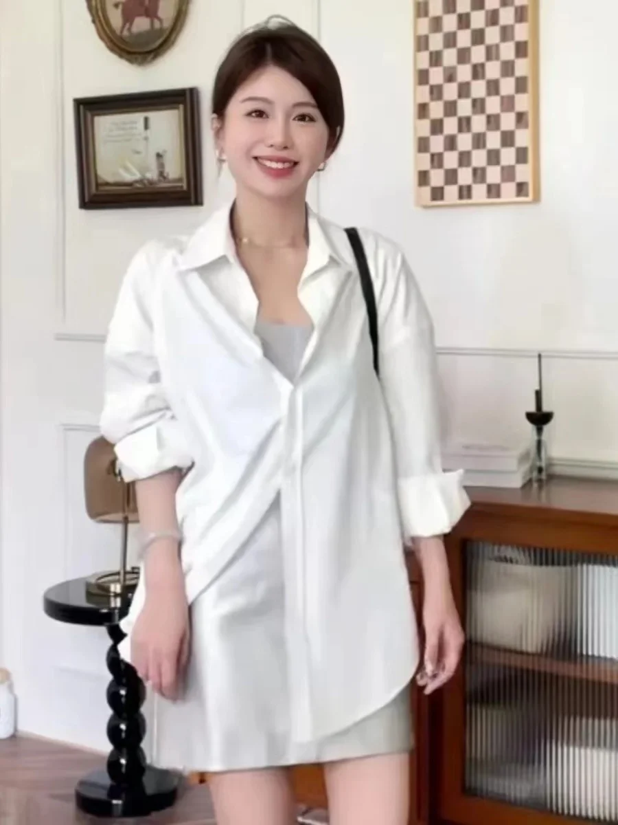 Długi, luźny damski sweter Ele Long Sve White, nowy model na wiosnę 2024, styl koreański, zapinany na guziki, jednolity kolor, mieszanka poliestru.