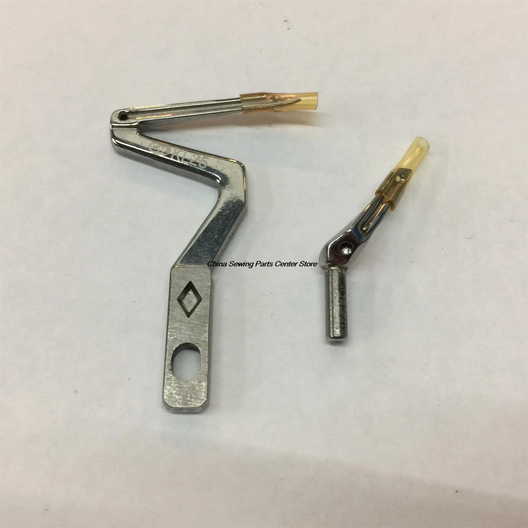 1PCS KL25 LP26 Looper Upper and Lower Curved Needle for Siruba 747 Three Thread Four Thread Overlock Binding Sewing Machine