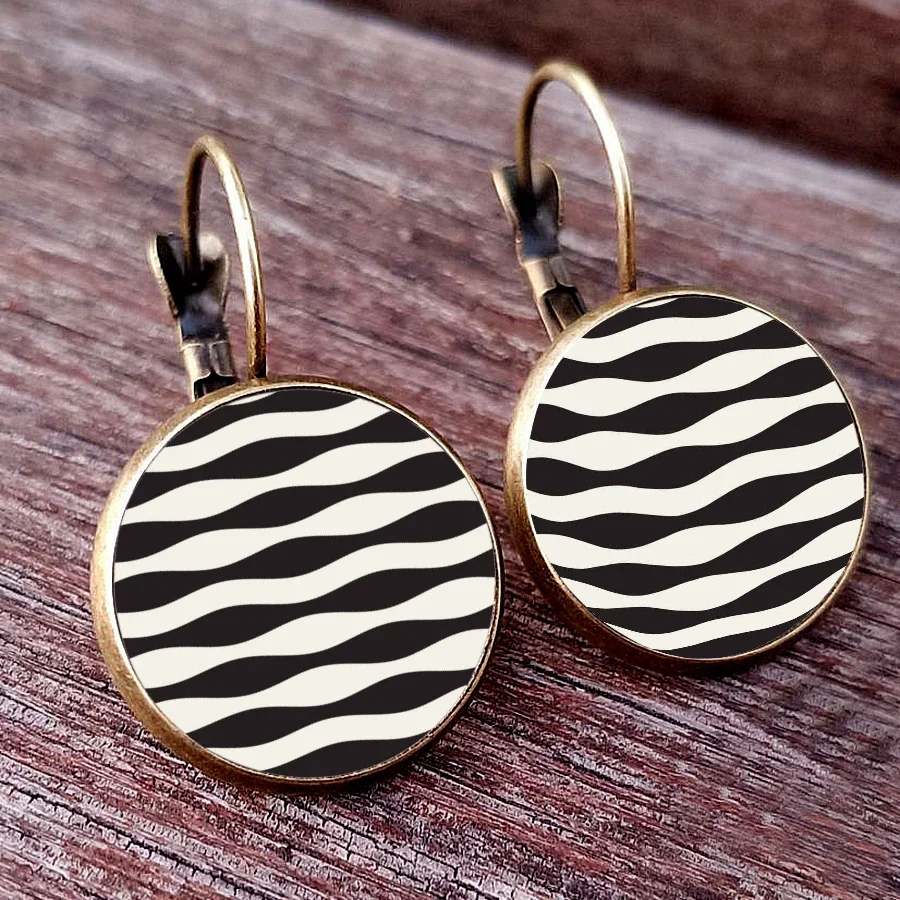 New black and white color matching earrings simple black and white line pattern glass dome women\'s Earring personalized earrings