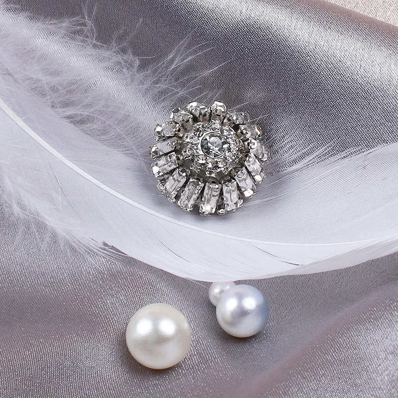 New Handmade Pearl and Rhinestone Buttons Hand-sewn Bead Buttons Coat Decorative Buttons