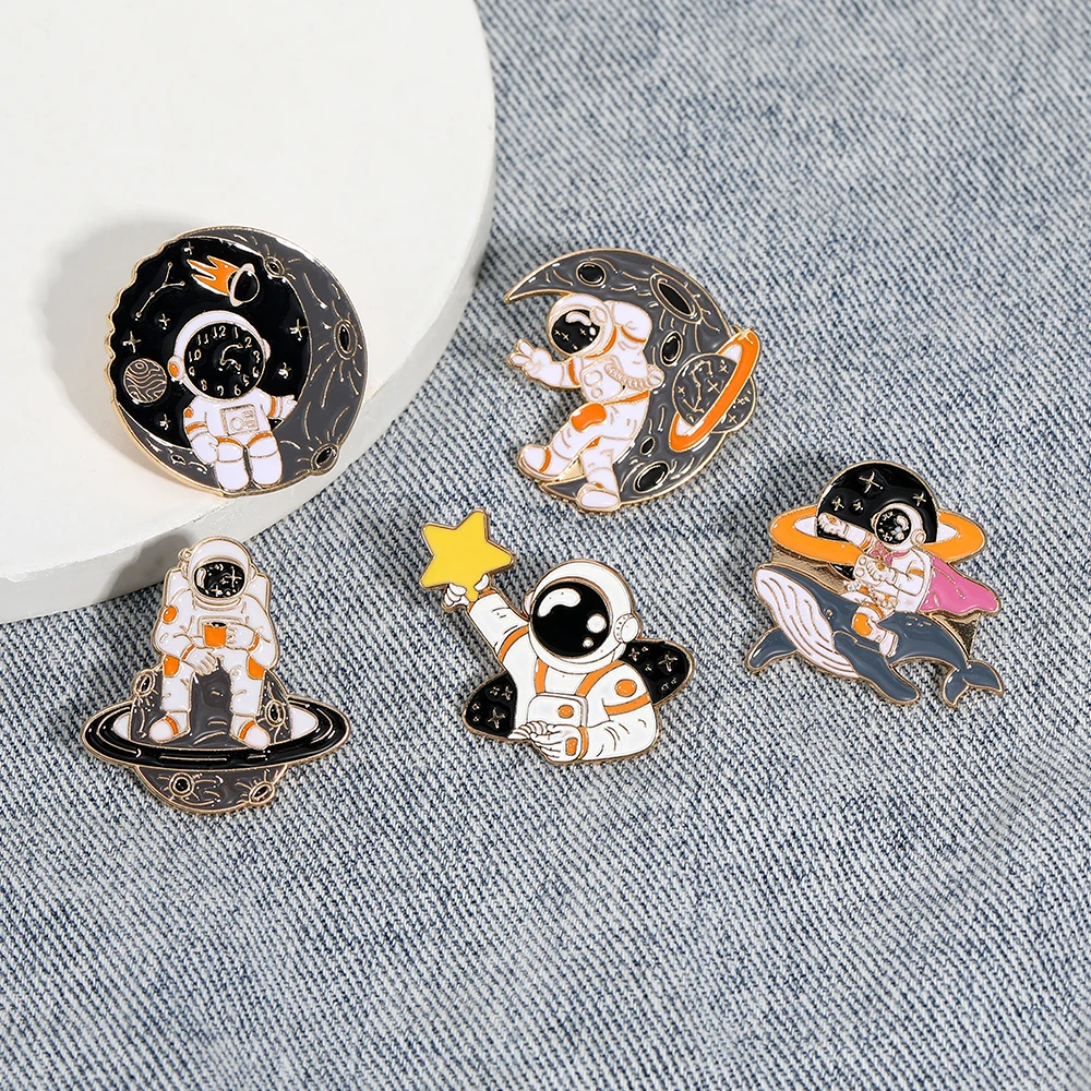 New Astronaut Collection Enamel Pins Statement Moon Earth Star Space Galaxy Cosmonaut Brooches Wholesale