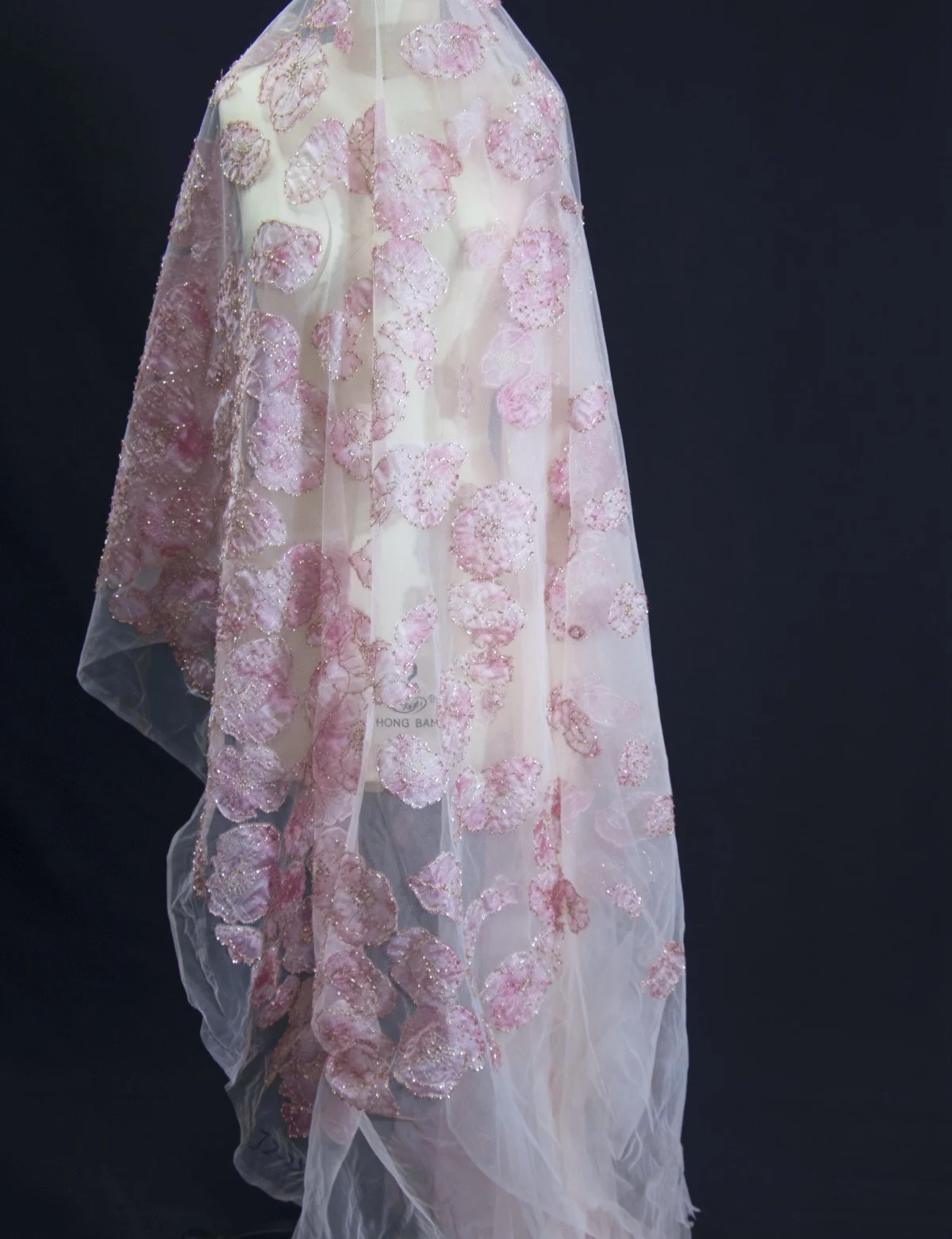 ピンクの花柄レースメッシュ刺繍オーガンザ生地縫製ファッションドレススカート衣類刺繍生地