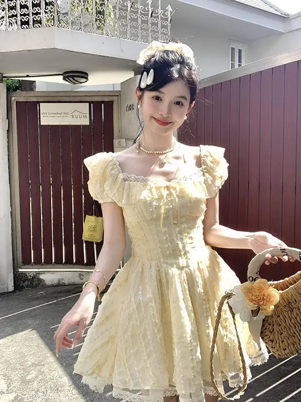 Femmes vêtements robes été haut de gamme avancé conçu Niche français doux fille Style taille minceur dentelle princesse robe courte