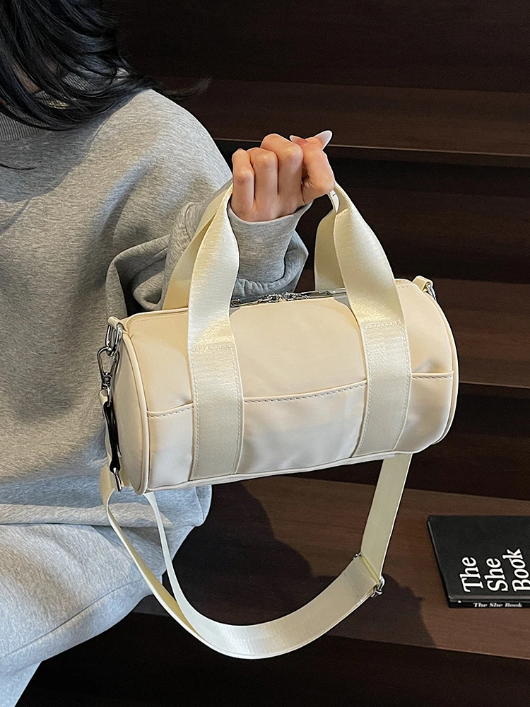 

Water-Resistant Fitn Bag Women's Crossbody Yoga Travel Large Capaci Sports Bag 2025 New Sle Handbag Cylinder Bag