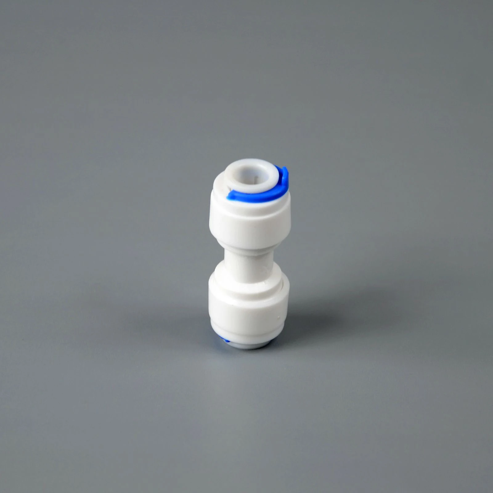 Picture 6: 1/4 OD PE TUBE to tube Quick Connector Family drinking water RO filter reverse osmosis system
