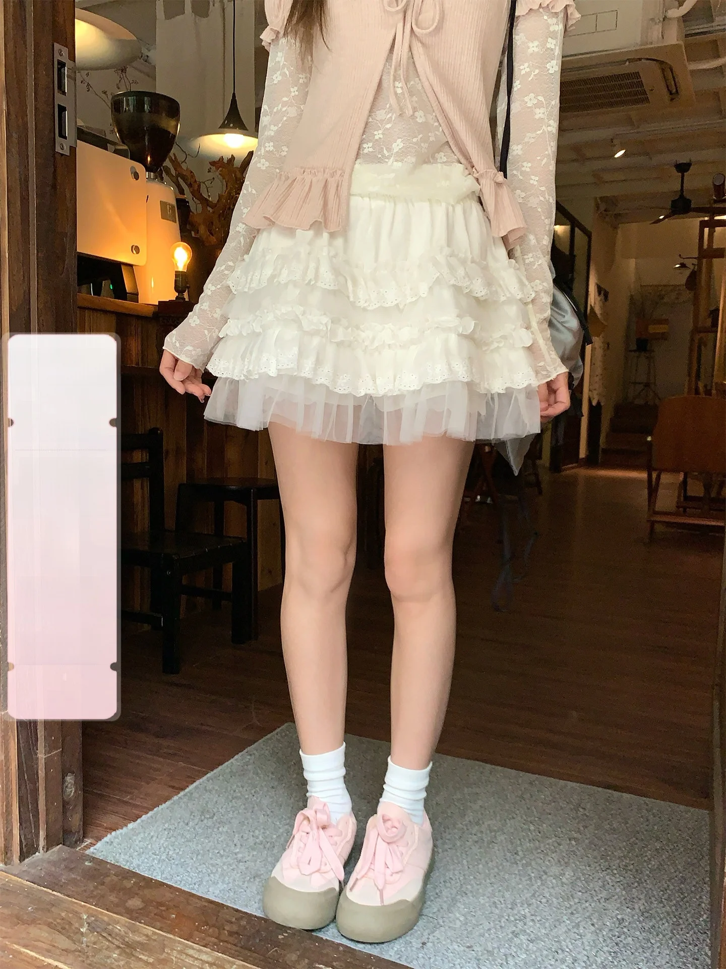 

Новая корейская короткая юбка Holli с эластичной талией и кружевными вставками, весенняя коллекция для женщин, силуэт А-линия