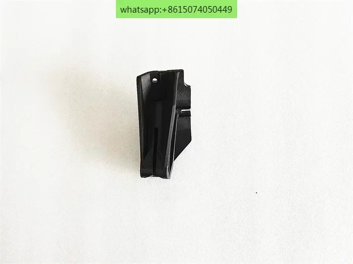 

(T60) Tripod Fixture (Rear Right) 004543.04