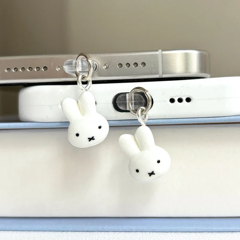 Niedlicher Miffy Telefon-Staubschutzstecker Universeller Typ-C-Lightning-Ladeanschluss Anti-Staub-Stopper Telefon-Deko-Zubehör Perfekte Geschenke für Fans – Detail 1
