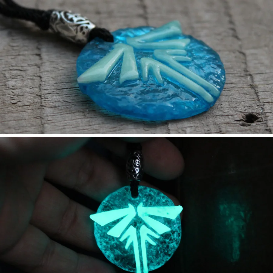 Glowing The Last Of Us 2 NECKLACE Men Women GLOW in the DARK Fashion Charm Dark Firefly Logo Pendant Souvenir