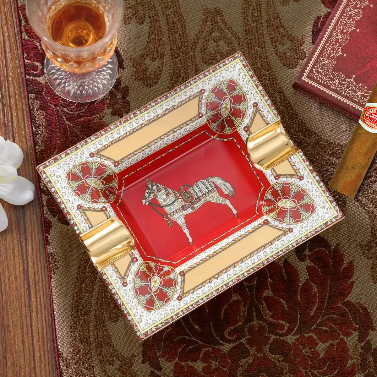 

European Style Cigar Ashtray Ceramic Home Living Room High-end Luxury Large Personalized Cigar Ashtray Club Use China Ash Holder