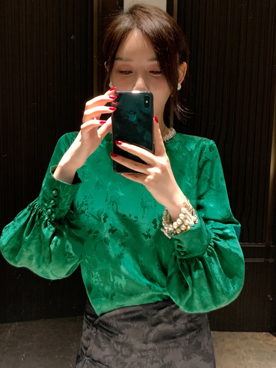 

Женская летняя блузка в стиле ретро с длинным рукавом, шелковая, с вышивкой, круглым вырезом, на пуговицах, однотонная, прямого кроя