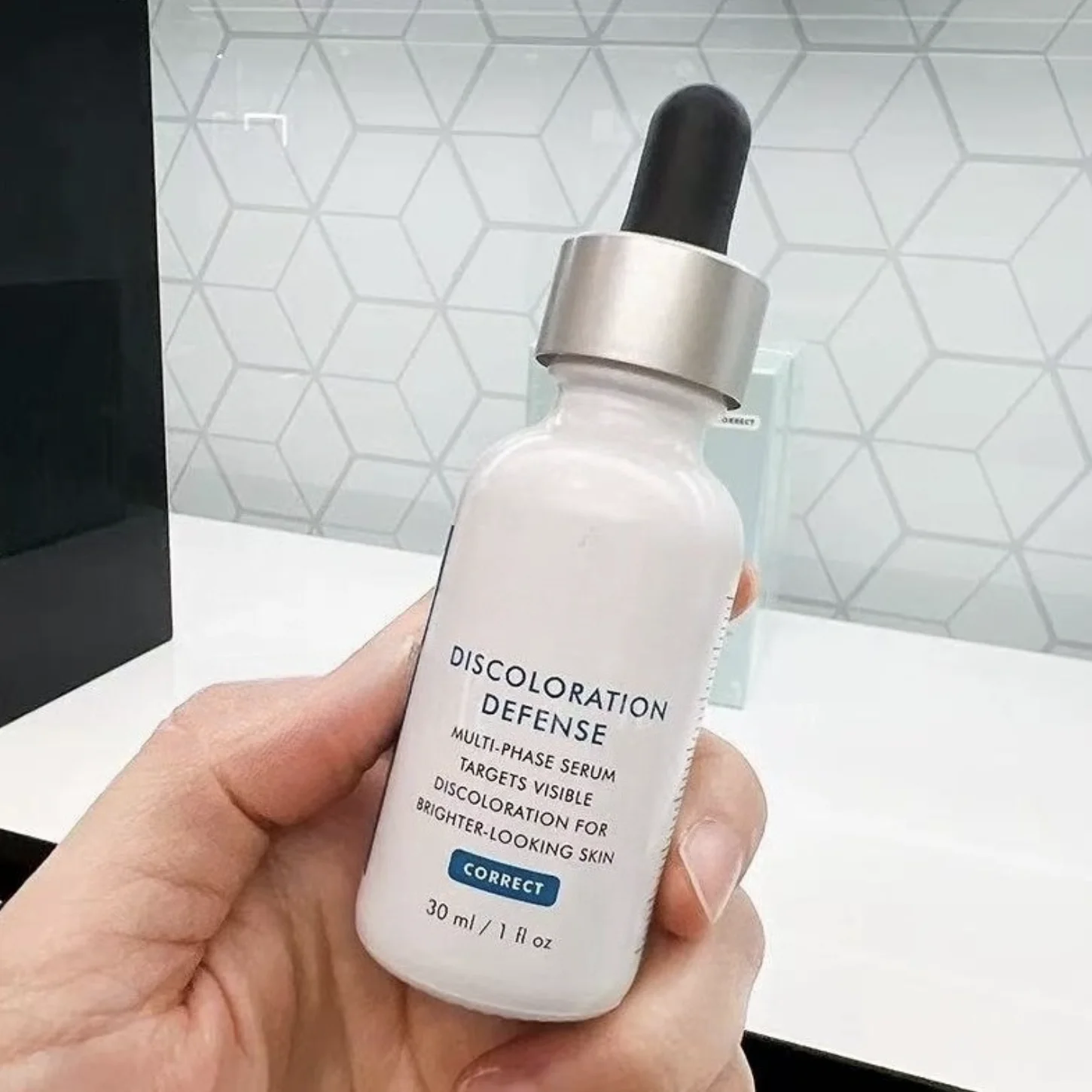 

КОРПУС-ENHANCINGFLUID HYALURONIC ACIDAND VITAMIN BS SKIN CEUTICALS HYDRATING B5