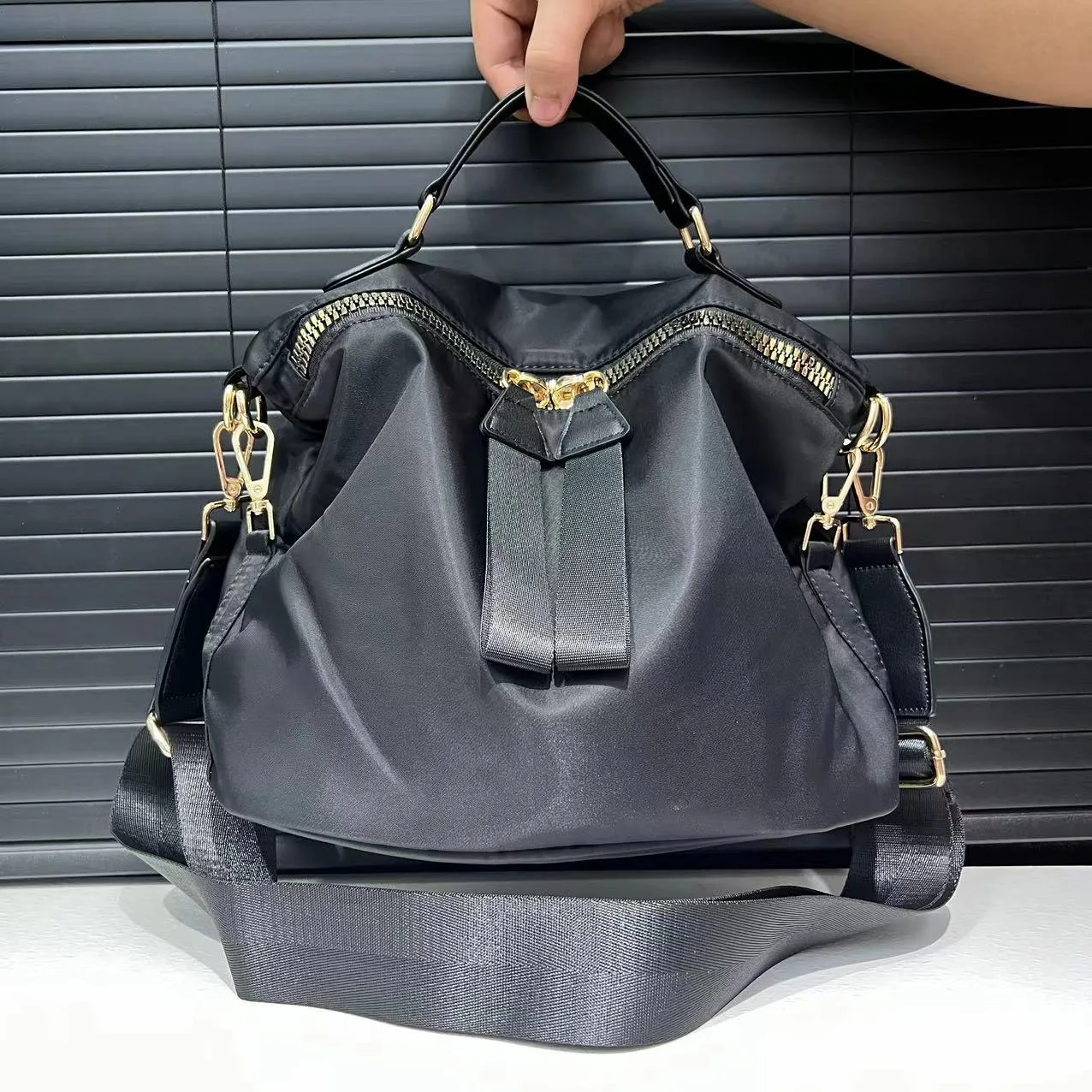 

Black Nylon Bucket Bag Women's Minimalist Commute Style Multi-Way Shoulder Crossbody Bag Fashion Large Capacity Handbag