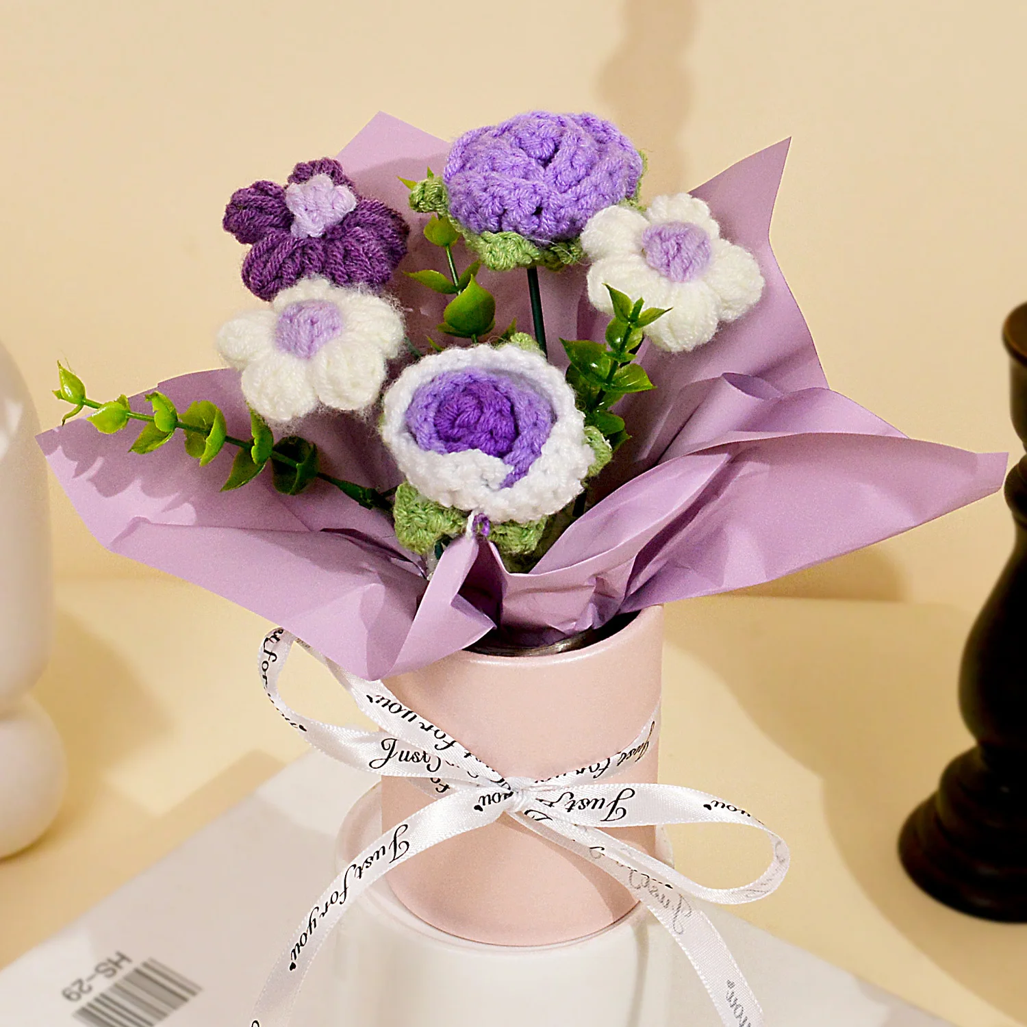 1 Stück handgefertigter gehäkelter Rosenstrauß, gestrickte Rosen- und Gänseblümchenblume für Muttertag, Weihnachten, Thanksgiving und Heimdekoration – Detail 5
