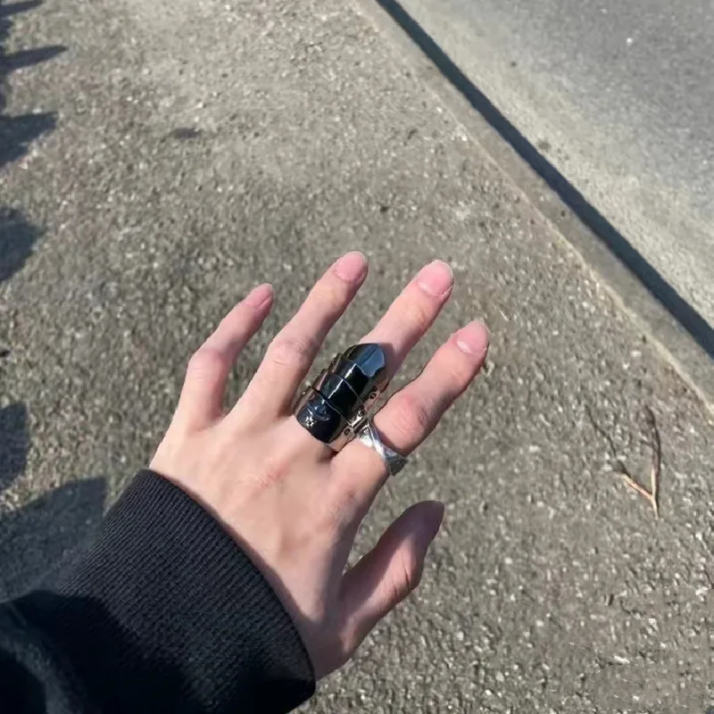 Regalo creativo hip-hop con anello per armatura di attività a quattro sezioni EDC portatile per esterni