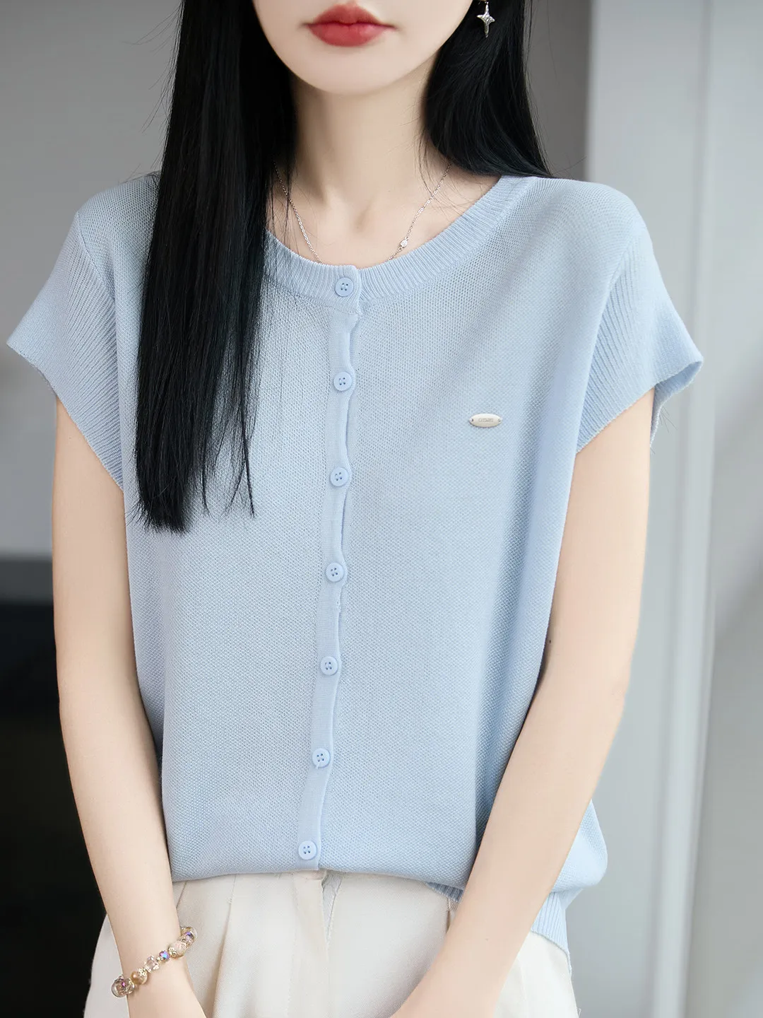 

Минималистичная женская футболка из ледяного шелка с коротким рукавом, свободного кроя, с круглым вырезом, на пуговицах, синяя, базовый слой, новинка 2026 года