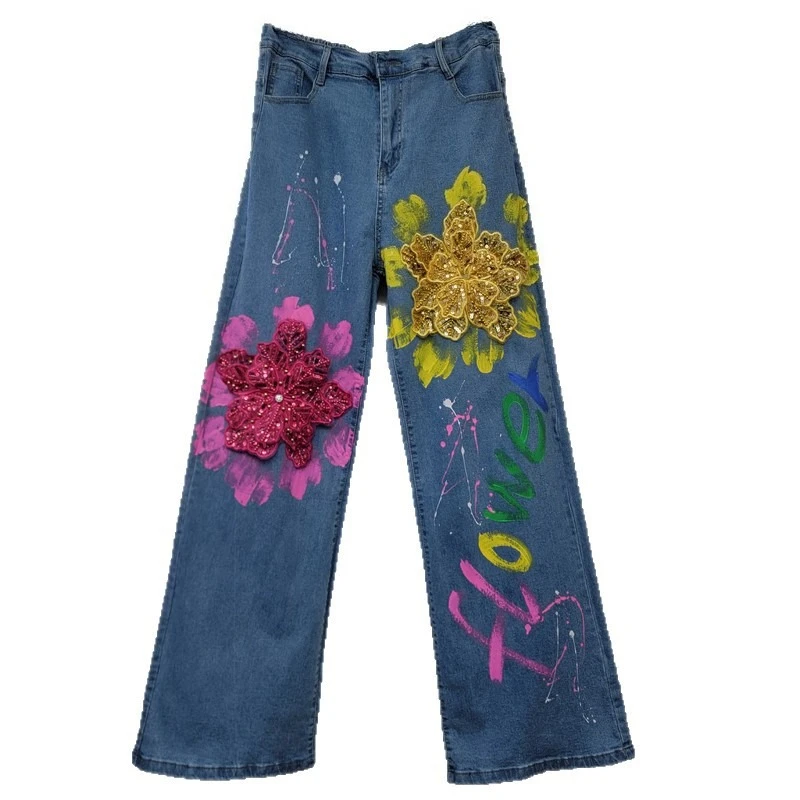 Handbemalte Graffiti-Persönlichkeit mit Pailletten und Blumen, lockere Jeans im Street-Style, lange Hosen, Denim-Hosen mit Sinn für europäisches Design