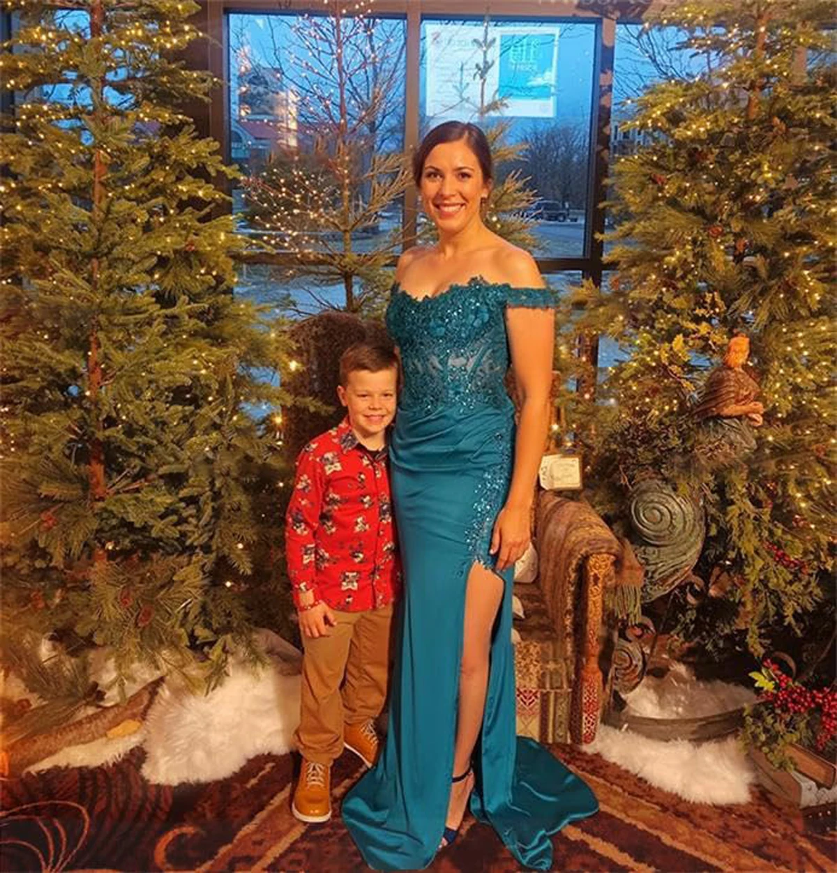 فستان حورية البحر للحفلات الراقصة مع فتحة دانتيل مزين بالساتان فساتين وصيفة العروس طويلة قبالة الكتف فستان رسمي للحفلات المسائية