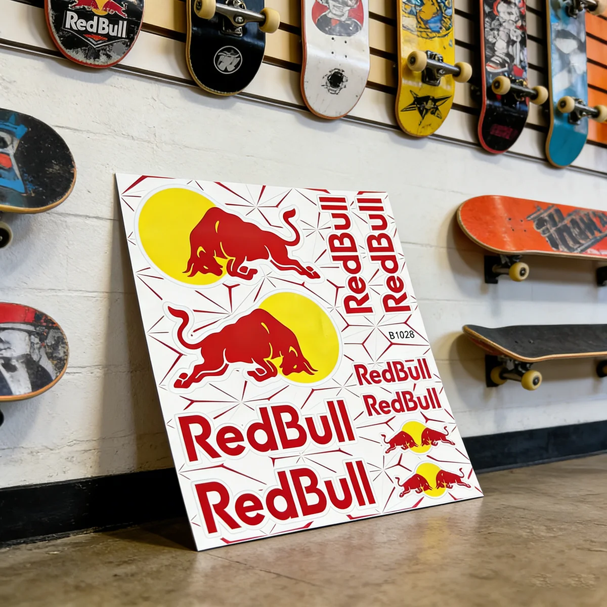 

Светоотражающая наклейка с логотипом Red Bull для мотоциклов Yamaha, Honda, для шлема, бака, велосипеда