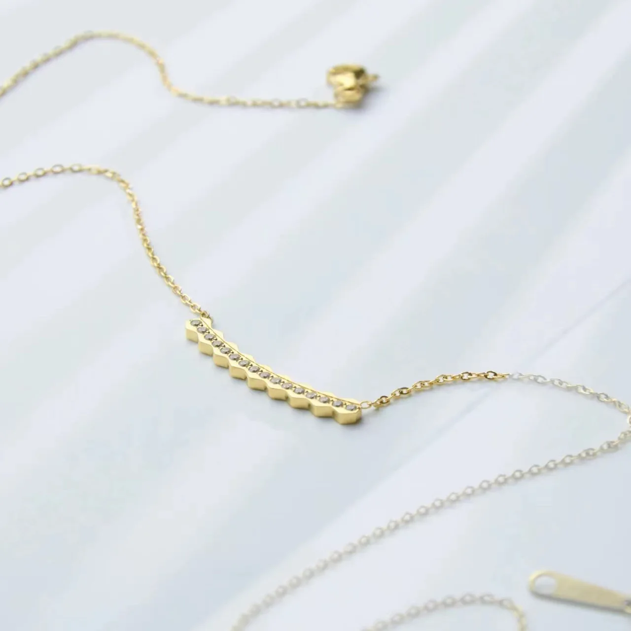 Style That Few People Know about Minimalist Wind Pale Gold Color Straight Zircon Necklace Clavicular Chain High Quality Jewelry