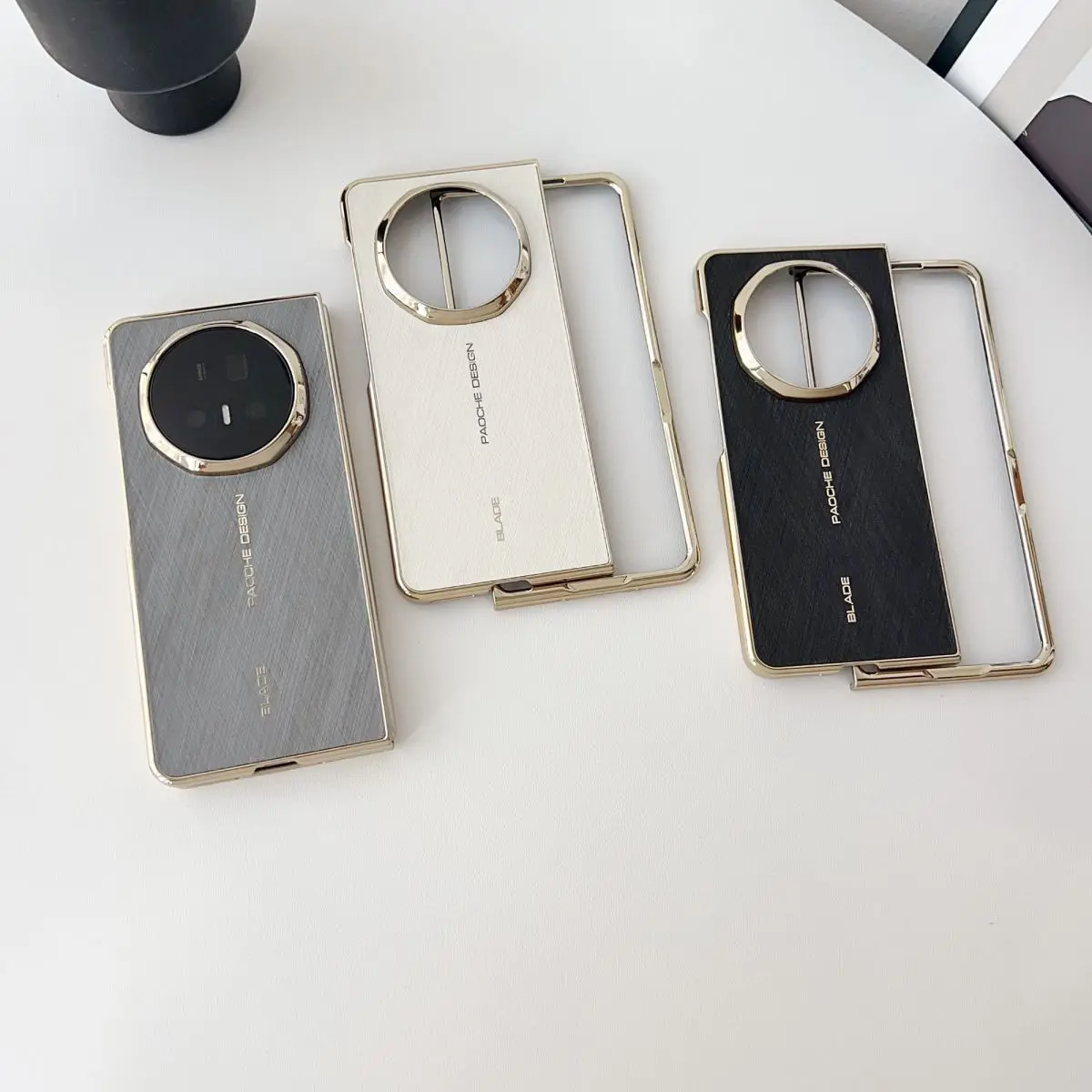 Custodia per HONOR Magic V5 Lussuosa copertura per PC pieghevole antigraffio con motivo oro per Honor Magic V5 Paraurti antiurto Funda