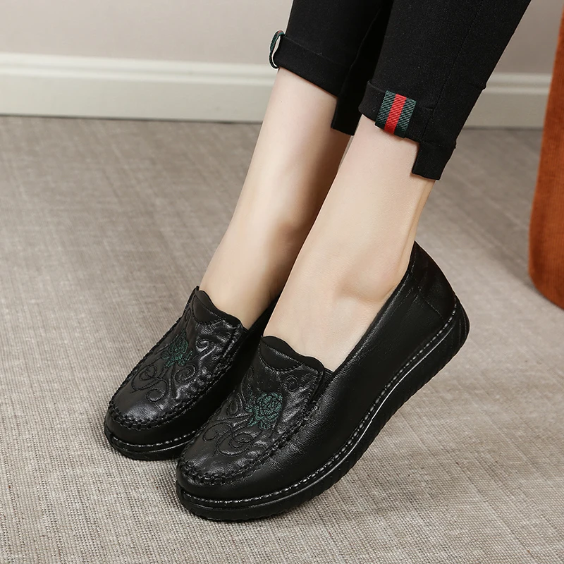 Vintage scroll flower embroidered faux leather slip-on loafers, smooth wrinkled leather upper,lightweight daily outdoor flats - view 6
