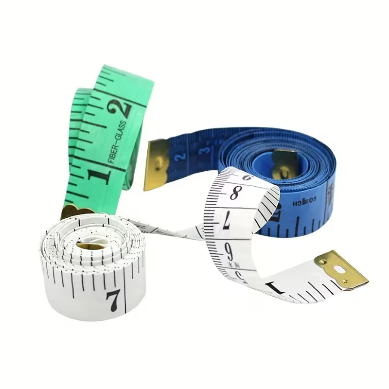 1 Stück doppelseitiges, weiches Nähband mit zwei Maßstäben (Zoll & Zentimeter) in zufällig sortierten Farben zum Basteln – Detail 2