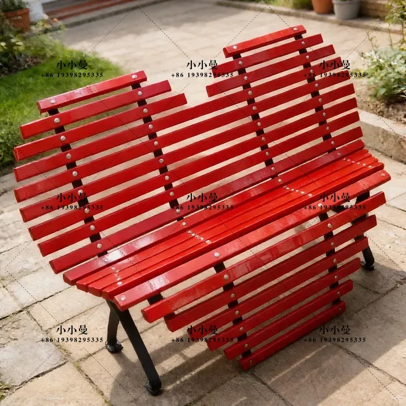 Red Heart Shaped Outdoor Lounge Chair Striped Bench for Park Courtyard Decoration Romantic Atmosphere Seating Furniture
