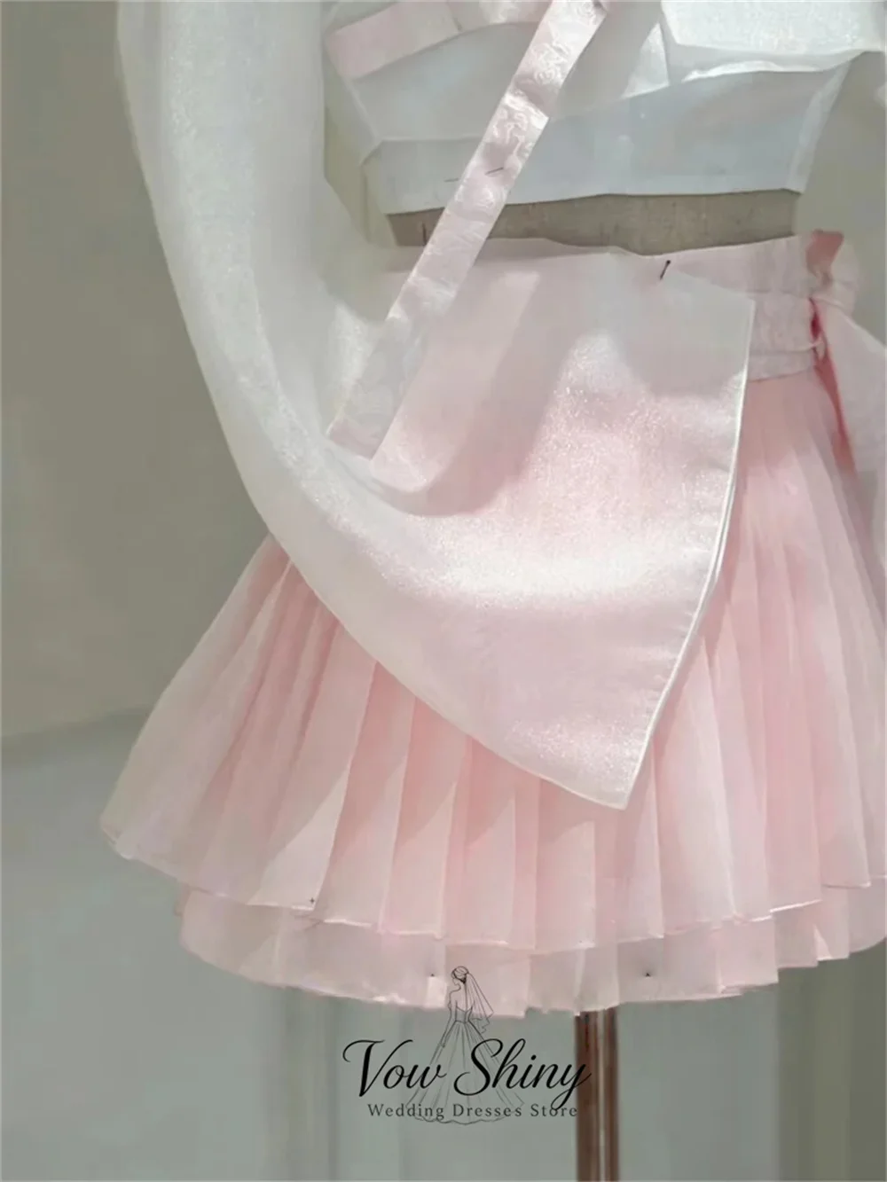 Vow Shiny Hanbok Modern Contrast Color Organza V-Neck Korea Wedding Photo Shoot Dress Pleated A-Line Mini Party Dress Customized