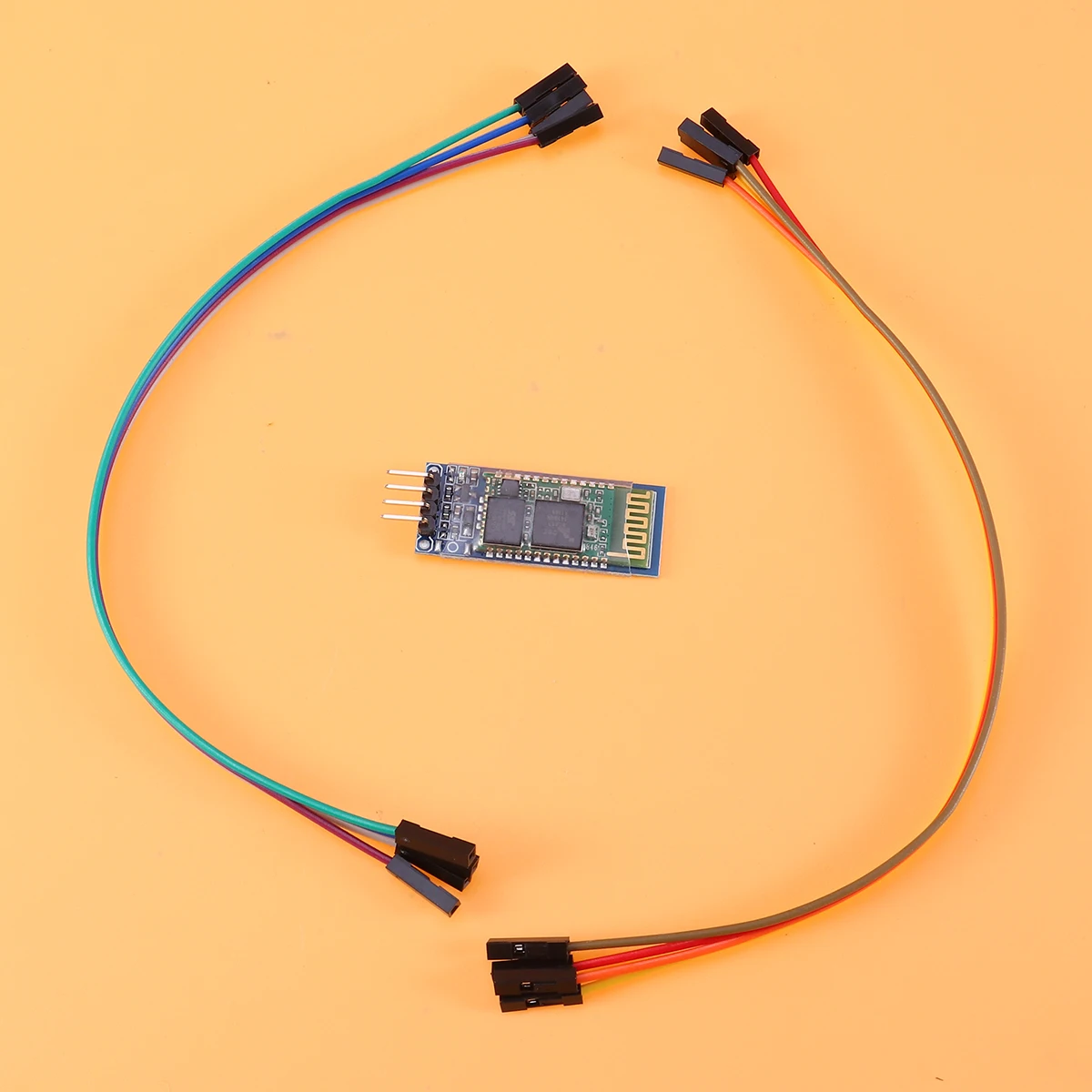 

Wireless 4 Pin Transceiver Module For Ttl Transmission Built-In Antenna 30Ft Edr 9600 Rate Metal