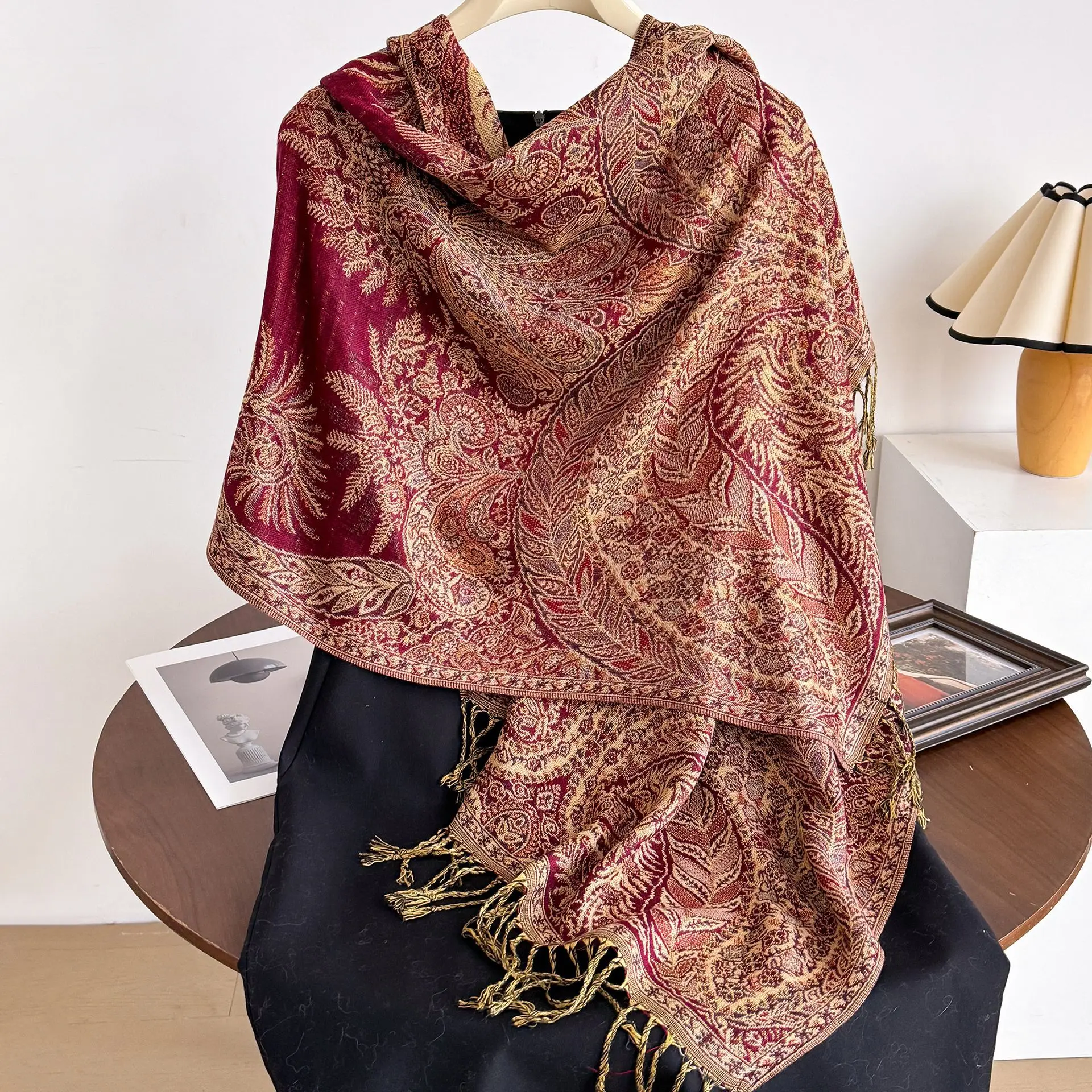 

Stylish Tassel Shawl for Women – Warm Office Air-Conditioned Room Wrap with Creative Imperial Pattern Scarf