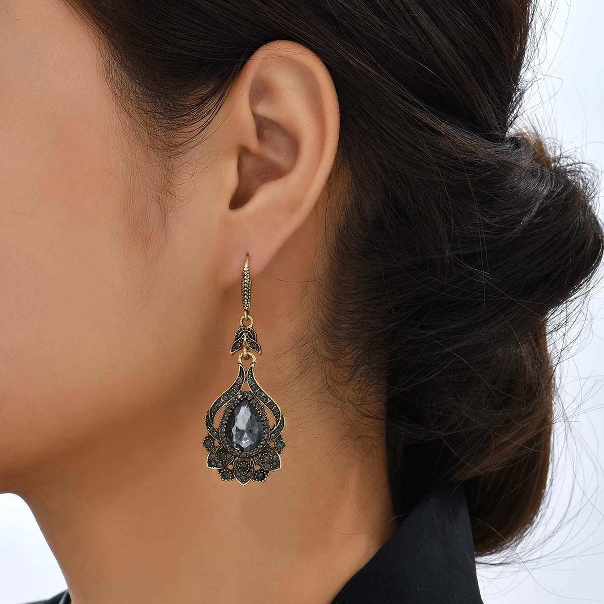 2022 Pendientes Mujer Retro Ethnic Senior Elegant Antique Black Rhinestone Petal Water Drop Earrings Wedding Party Ornaments