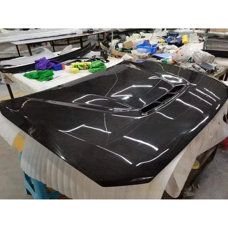 

Высококачественный капот из сухого карбона в стиле GTS для автомобилей BMW M3/M4 F80 F82