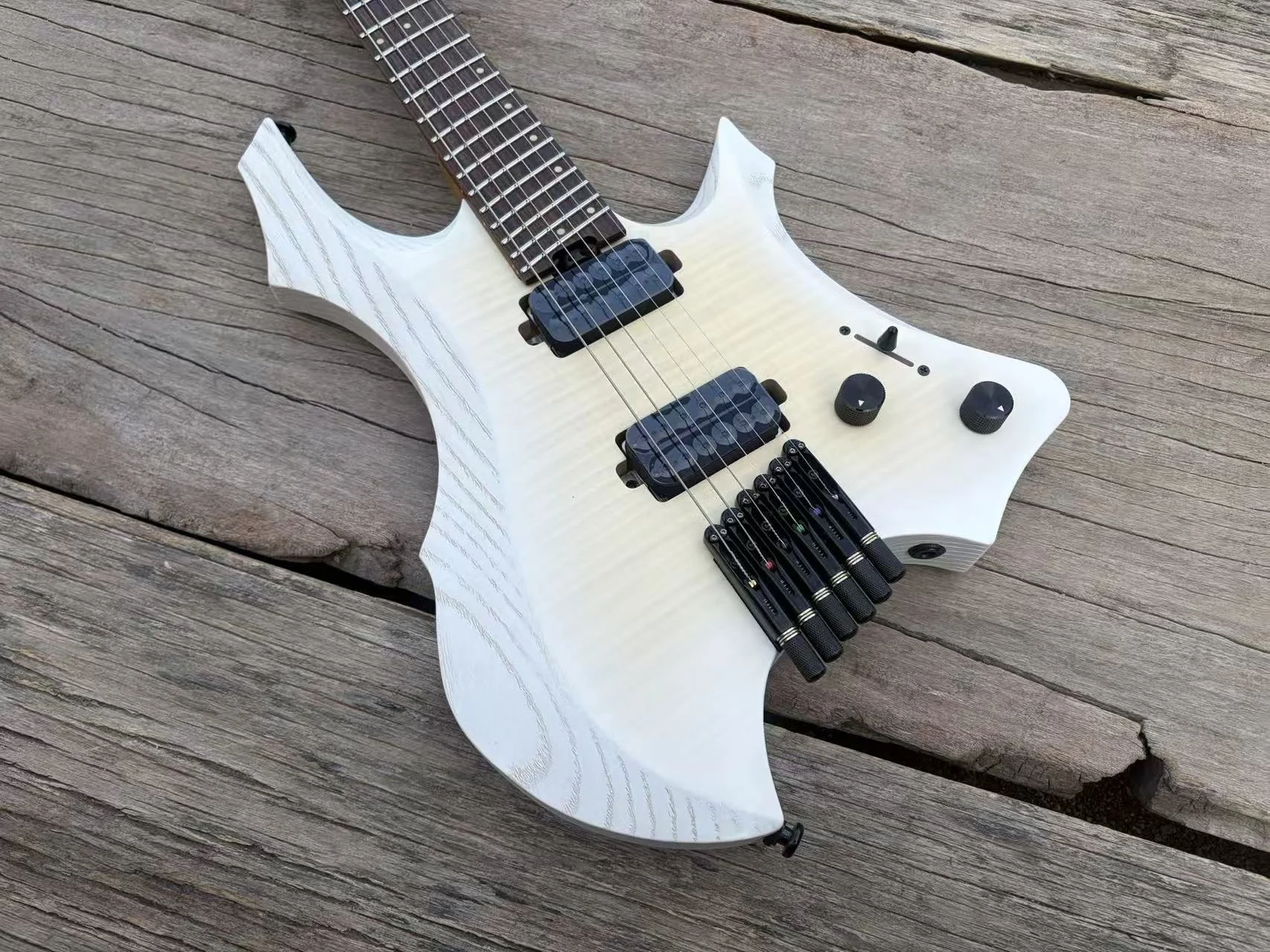 New Headless Electric Guitar White Flame Maple Top Ash Body Jumbo Stainless Steel Oblique Frets 5 Piece Roasted Maple Neck