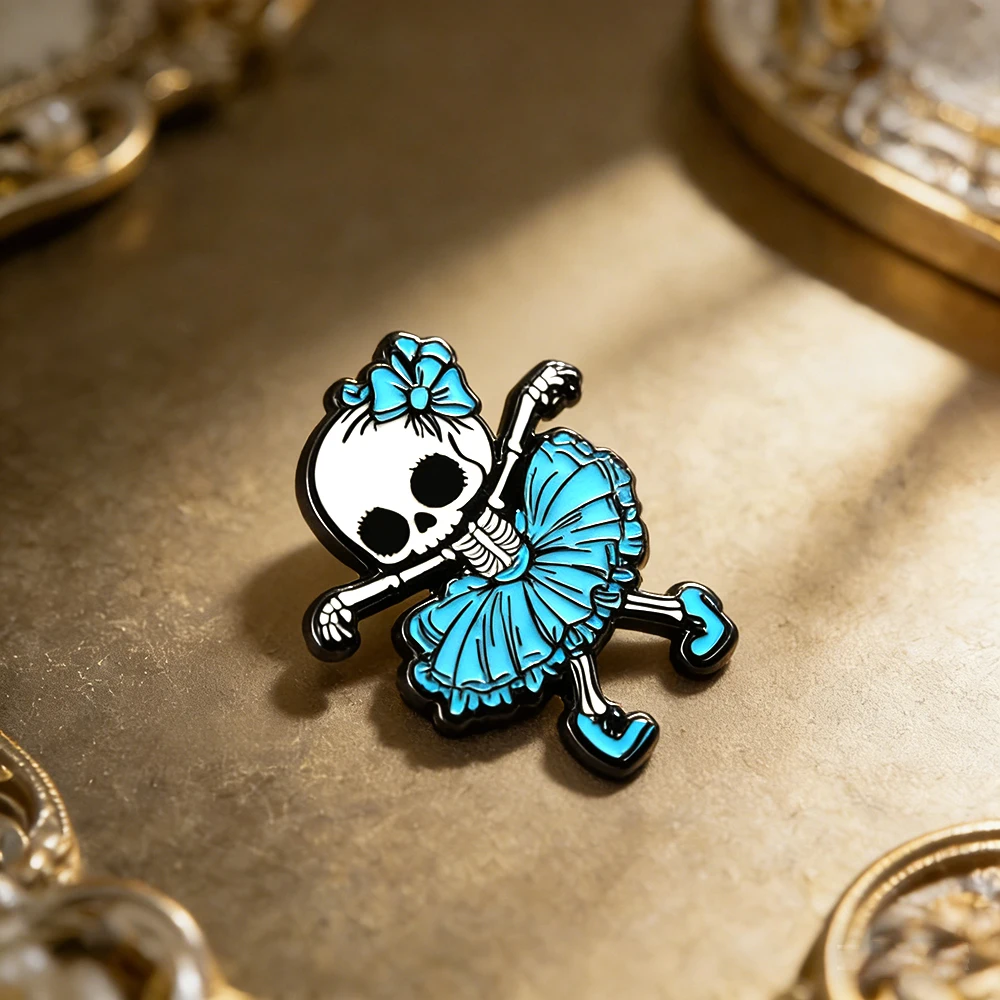 Niedliche gotische blaue Skelett-Ballerina-Emaille-Brosche, Halloween-Thema, gruselig-süße Ballett-Anstecknadel, Rucksack- und Hut-Accessoire, Kunstgeschenk für Freunde – Detail 10